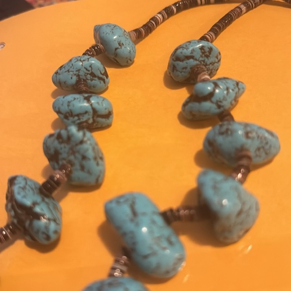 Hand Crafted Turquoise dyed Howlite and disc Necklace - Picture 4 of 4